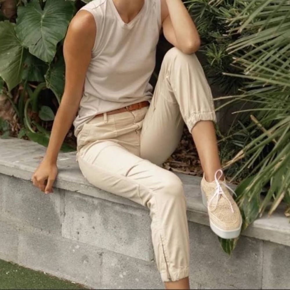 Nili Lotan Beige Cropped Pants